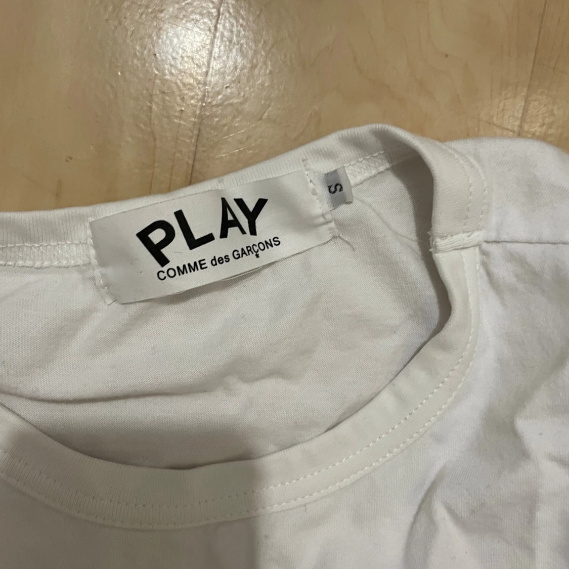 Vit Comme des Garçons Play t-shirt