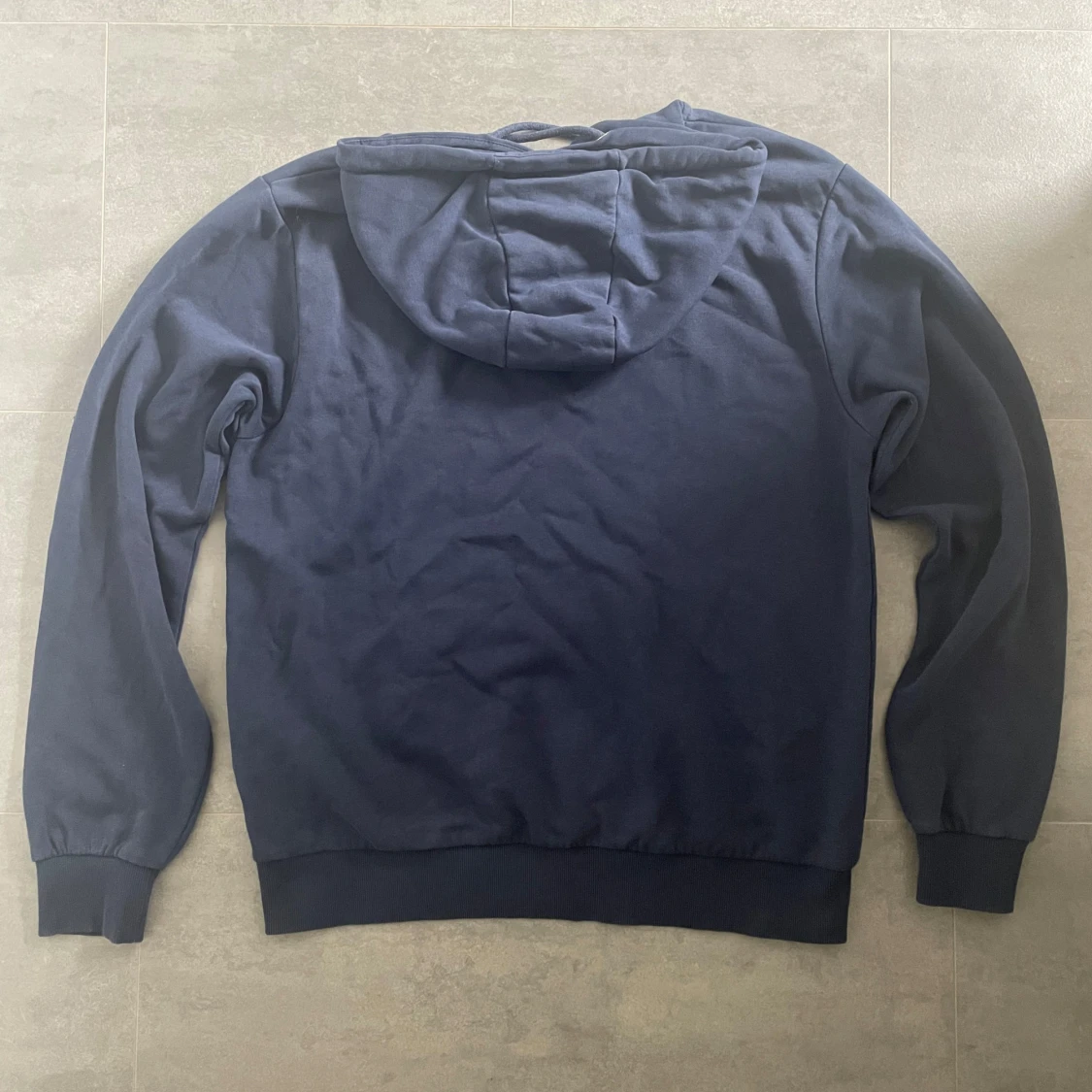 Mörkblå Fila hoodie - 1