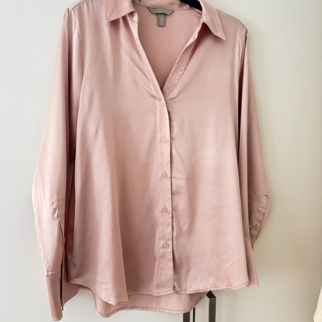 Ljusrosa silkesliknande skjorta H&M