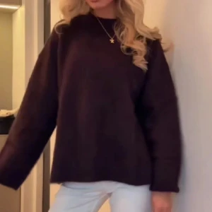 Stickad Tröja - Såå fin vinröd stickad tröja ifrån hm i mohairmix! 💕