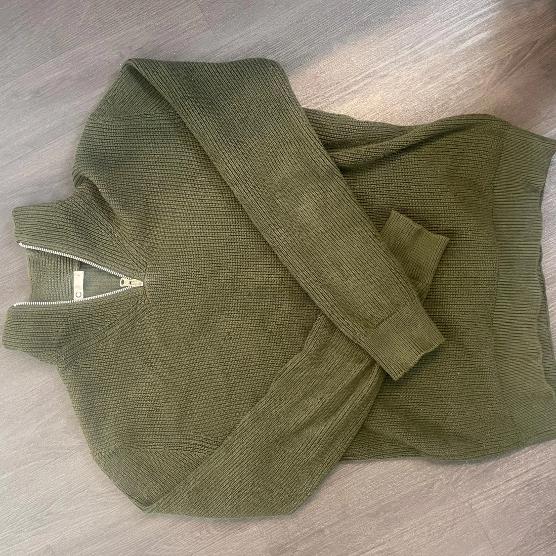 Olivgrön stickad half zip-tröja från cubus - 2