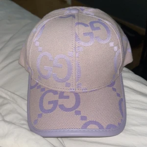 Gucci keps  - Säljer denna feta gucci keps, kan gå med på bättre pris vid snabb affär