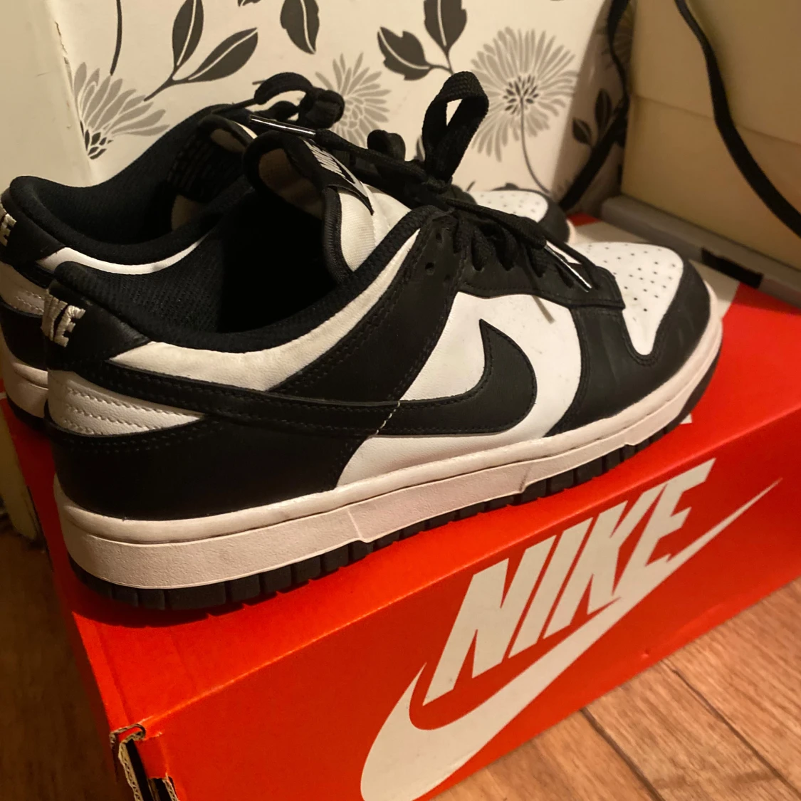 Nike Dunk Low svart/vit sneakers - 1