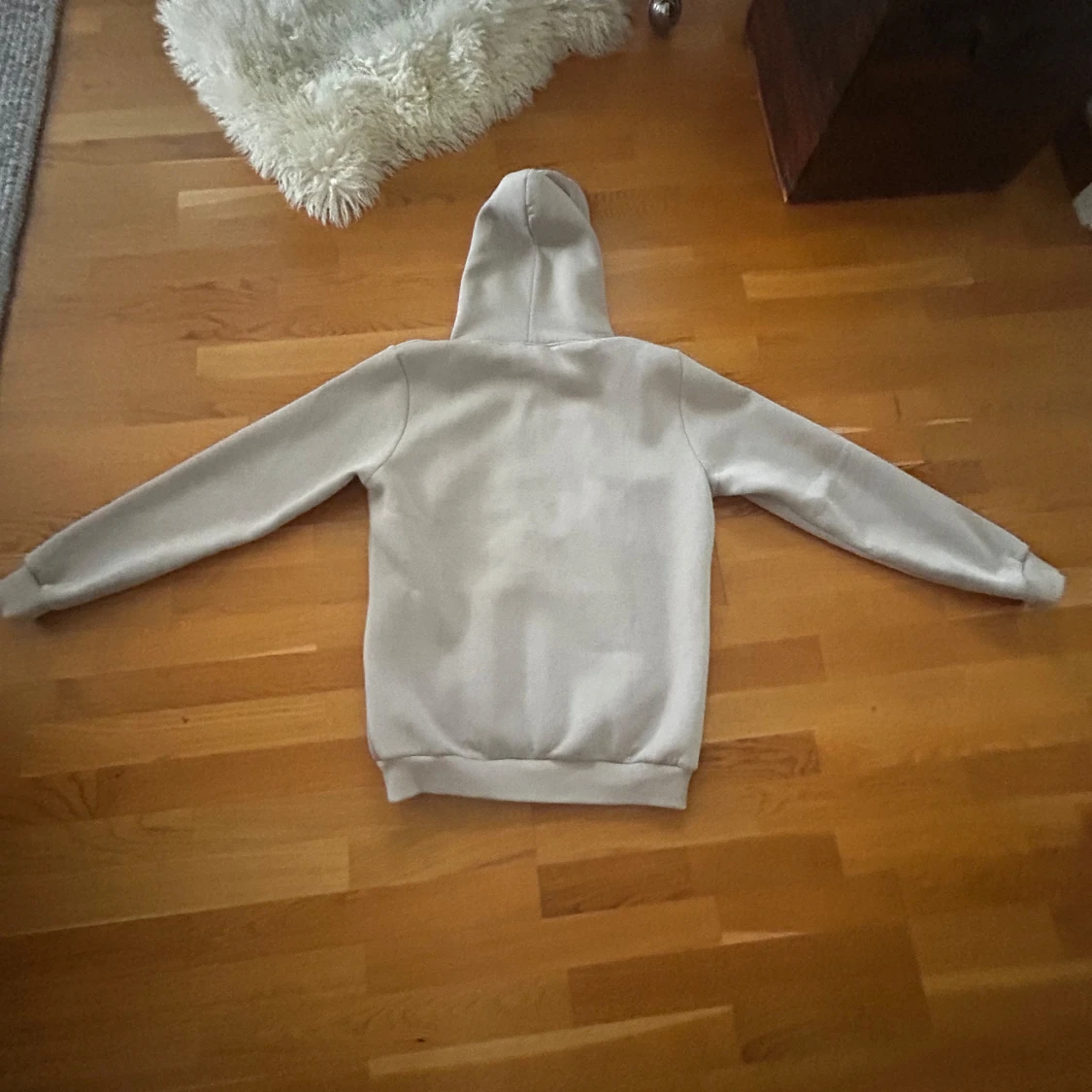 Beige hoodie från Ami Paris med rött hjärta - 3
