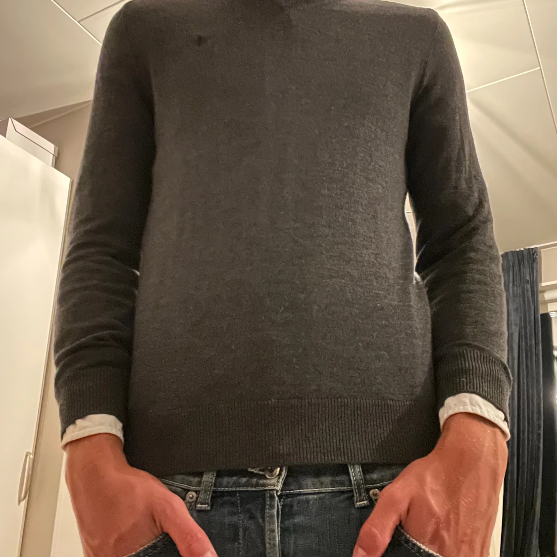 Mörkgrå merinoullströja från Morris