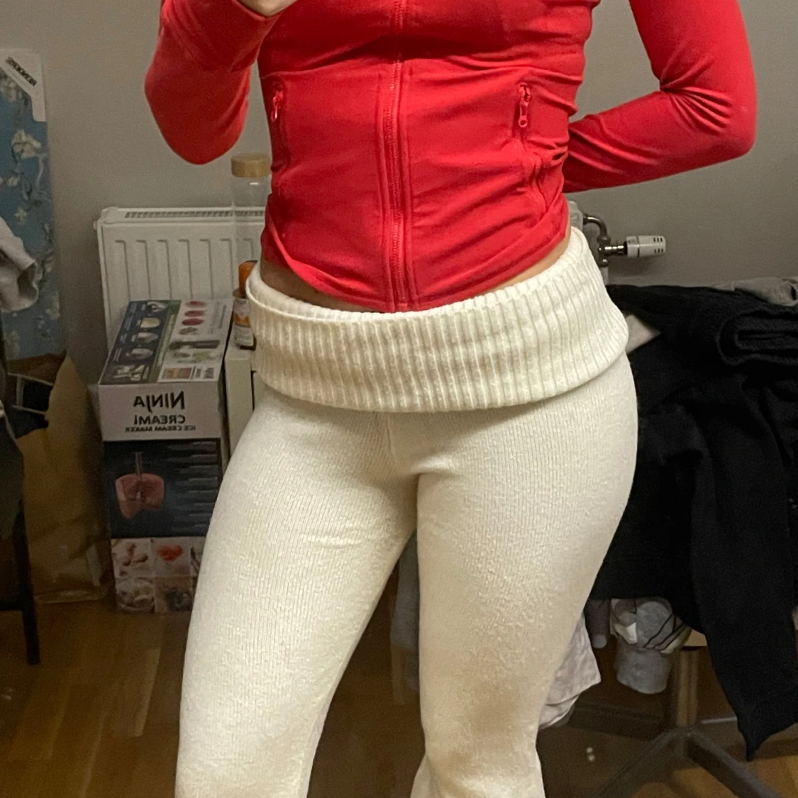 För korta för mig - Vita stickade byxor med bred mudd