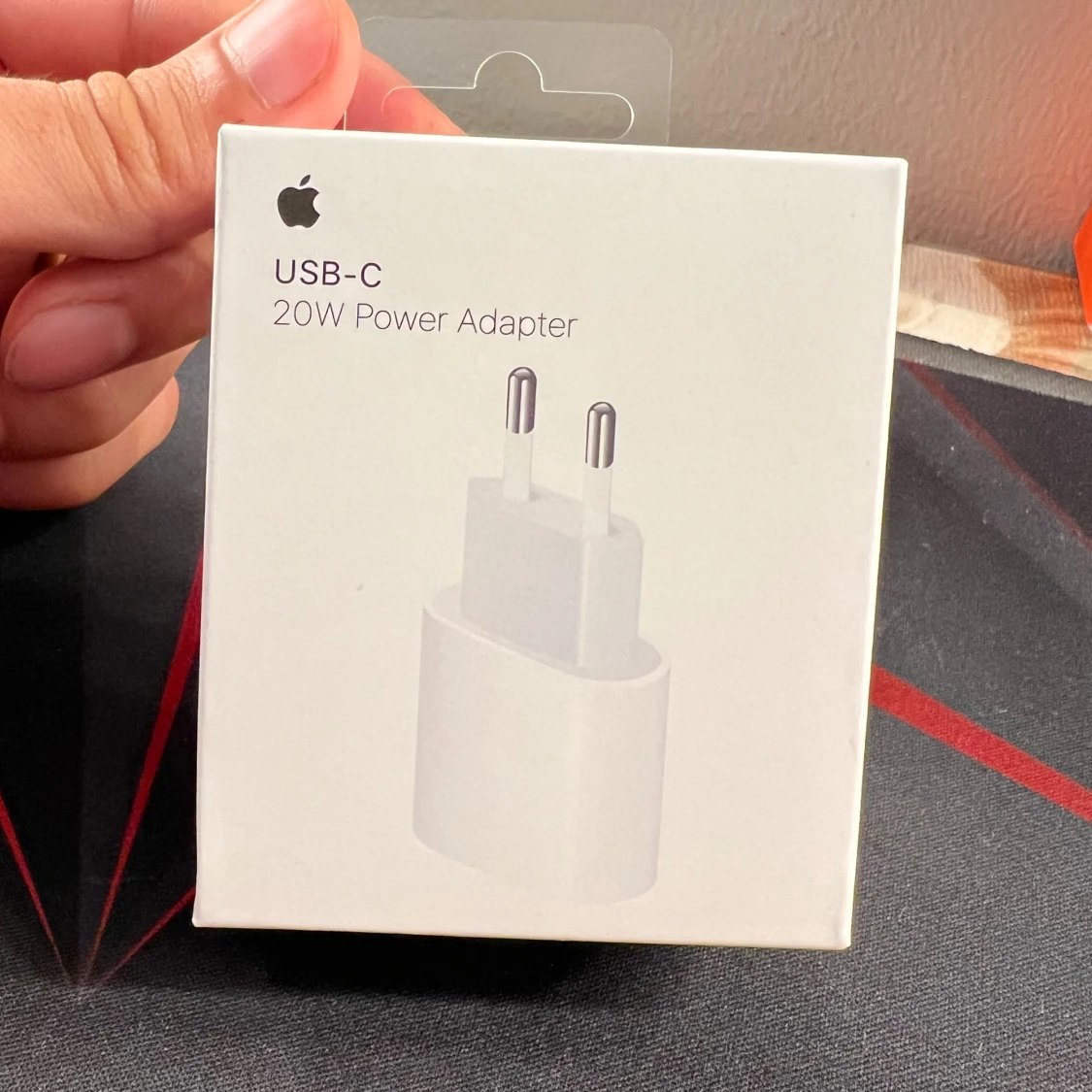 Apple USB-C 20W Power Adapter (A2347) - 4