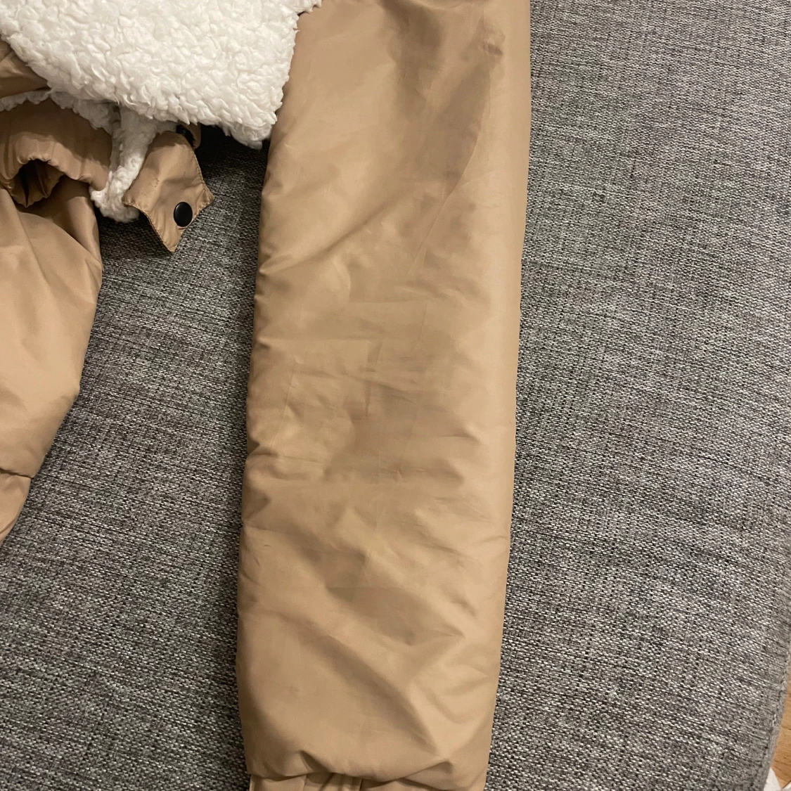 Beige teddyjacka från Boohoo - 2