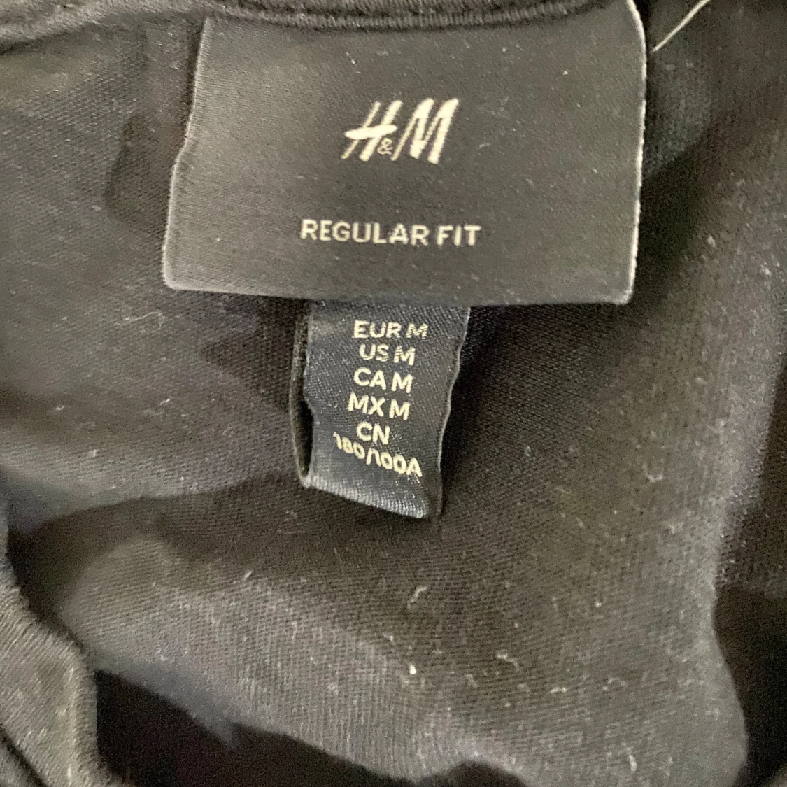 Svart t-shirt H&M med tryck - 2