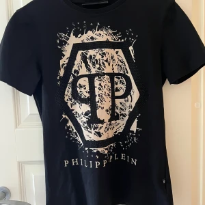 Philipp plein tshirt  - Knappt använd 