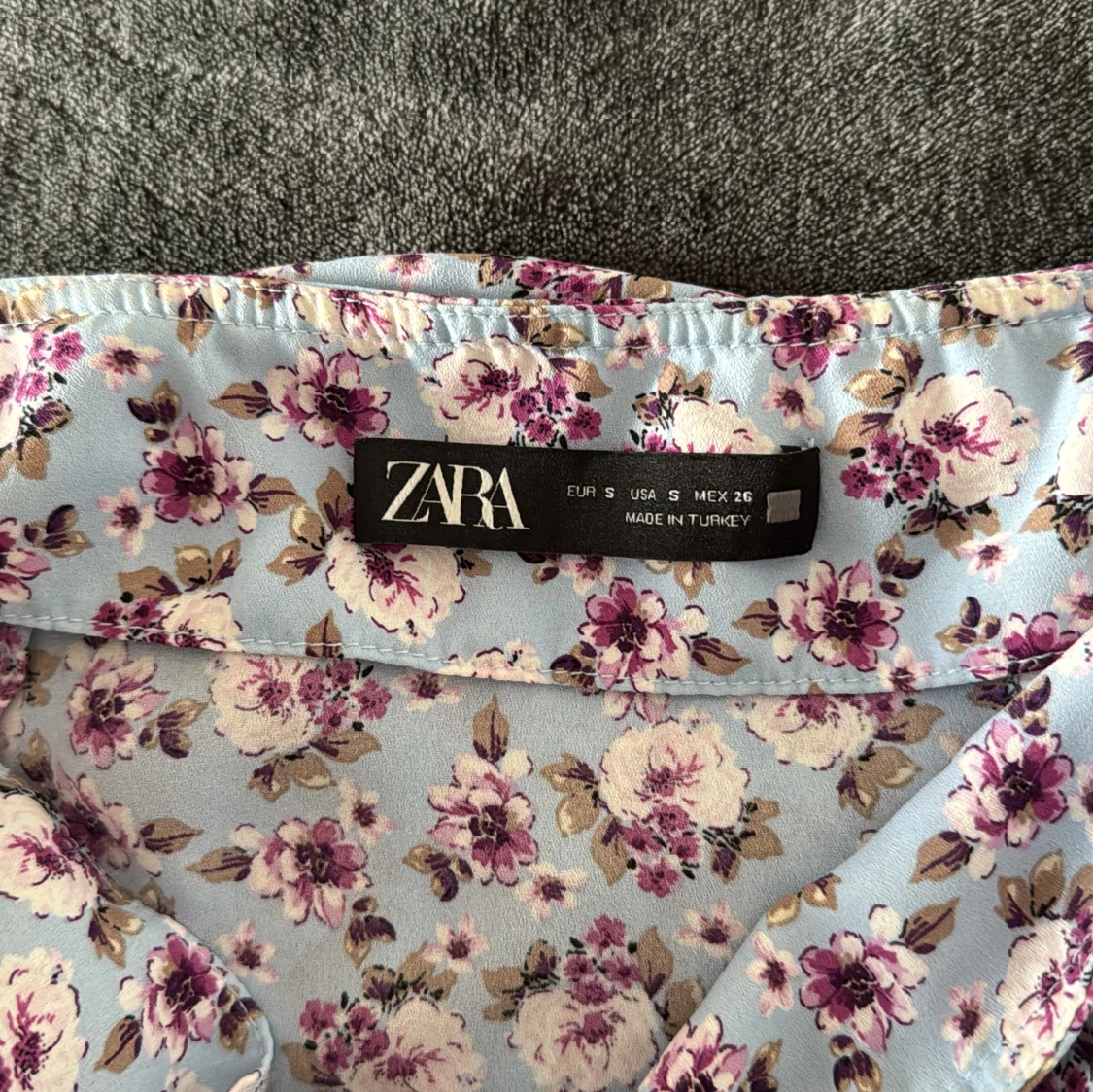 Blommig volangkjol från Zara - 1