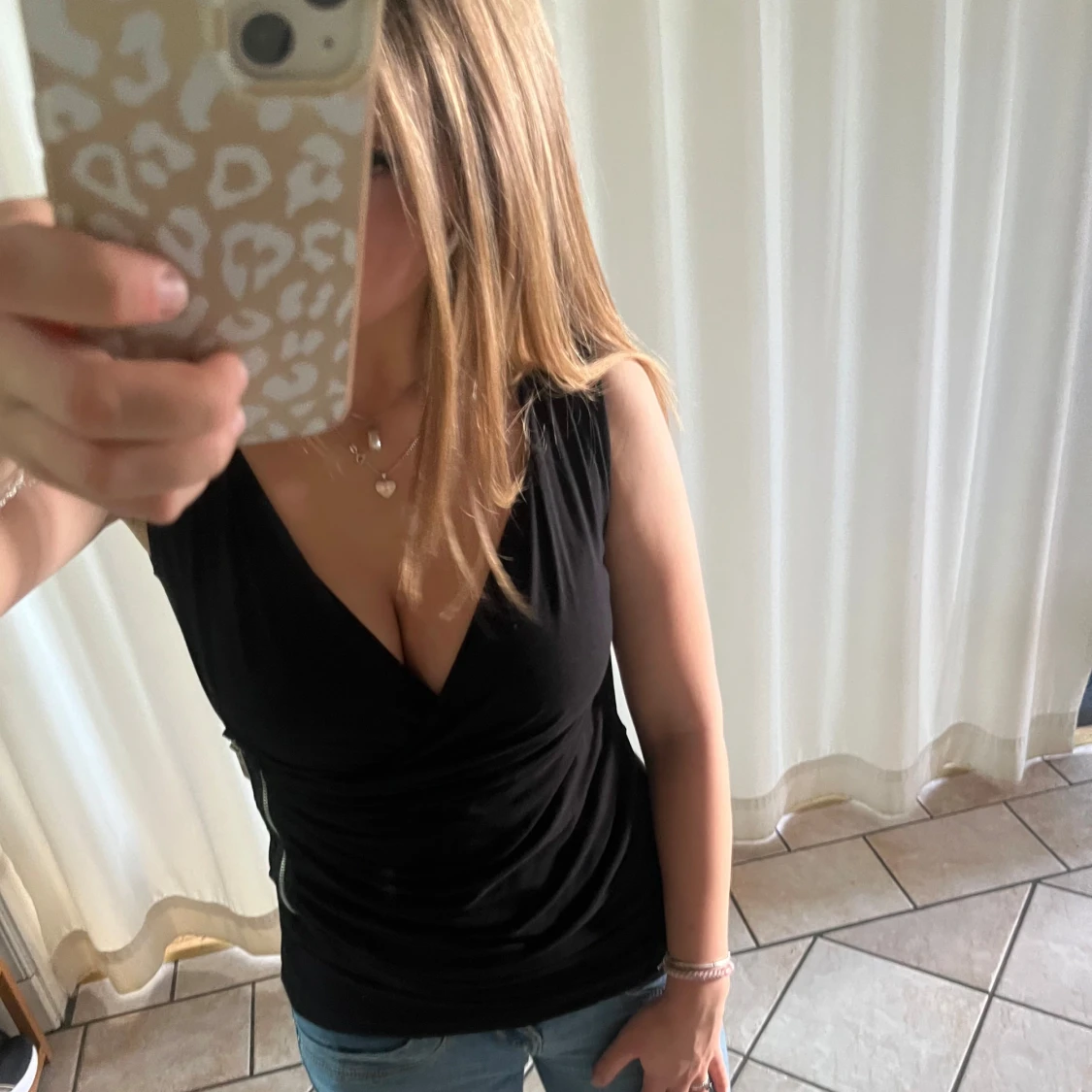 Svart omlottopp från Kaul Edition - 2