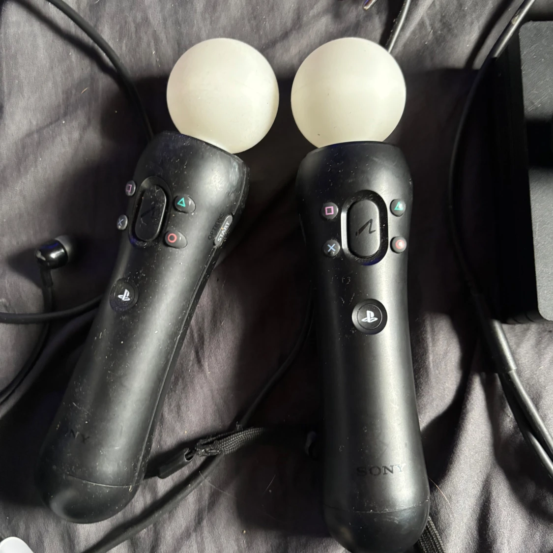 Hej säljer mitt ps4 vr allting funkar - 2