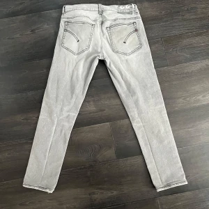 Dondup Ritchie Grå - Dondup Ritchie | W33 | skick 9/10 | skön tvätt | Nypris 4000 vårt pris 799kr | skriv vid frågor eller funderingar och snabb affär = bättre pris