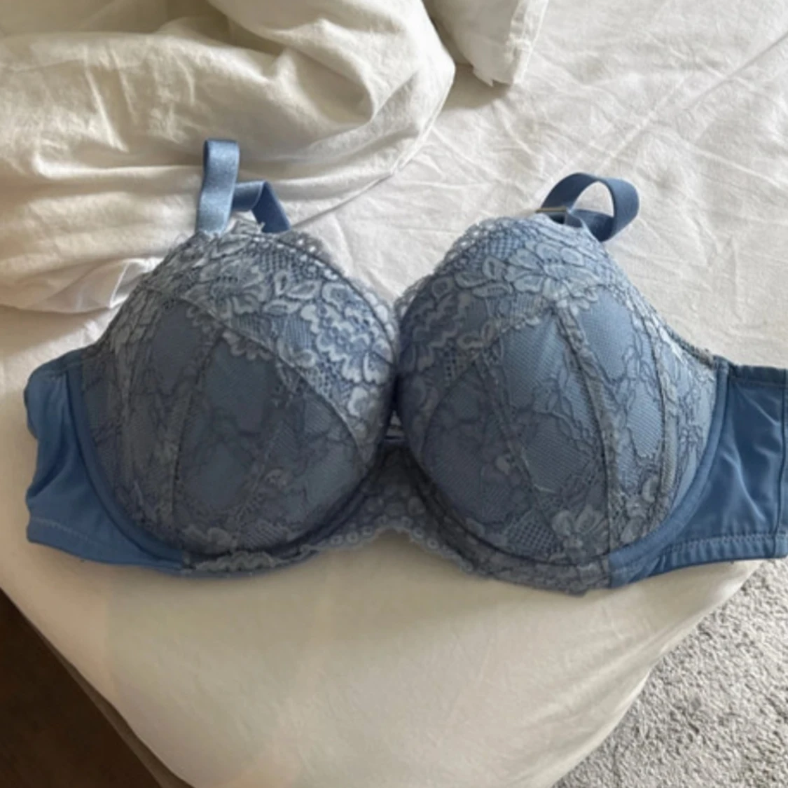Blå spets-bh med justerbara band