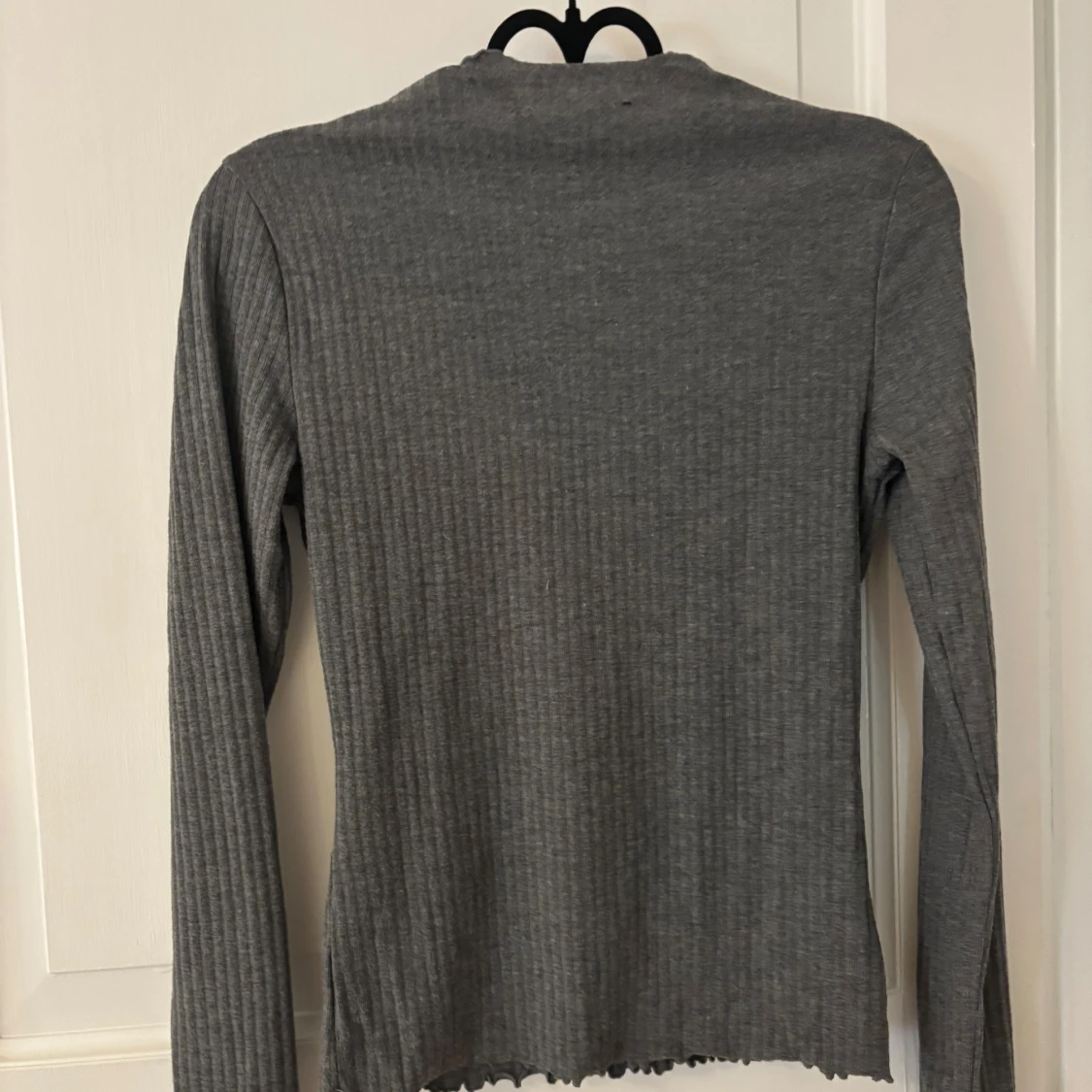 Grå ribbad långärmad tröja ONLY - 1