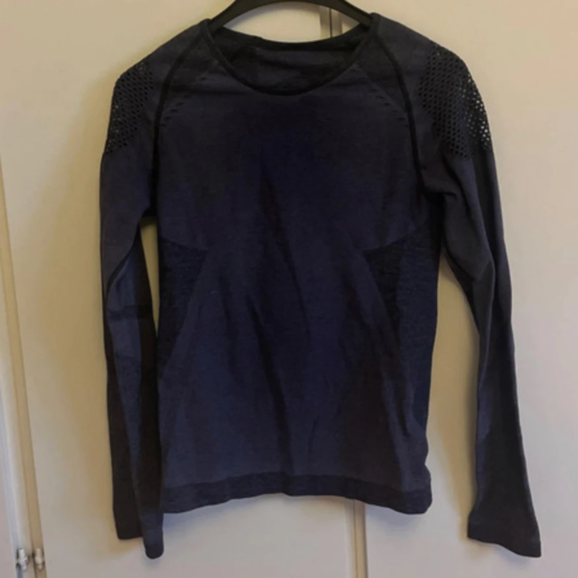 Mörkblå långärmad träningströja ICANIWILL - 1