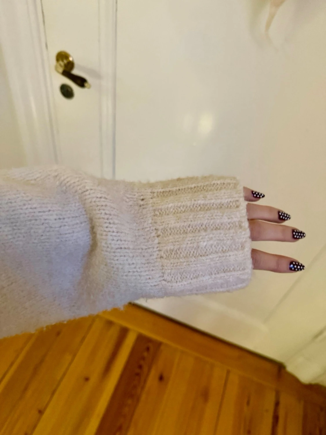 Beige stickad polotröja - 2