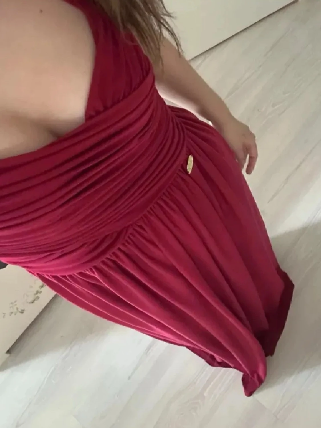 Vinröd långklänning  - 1