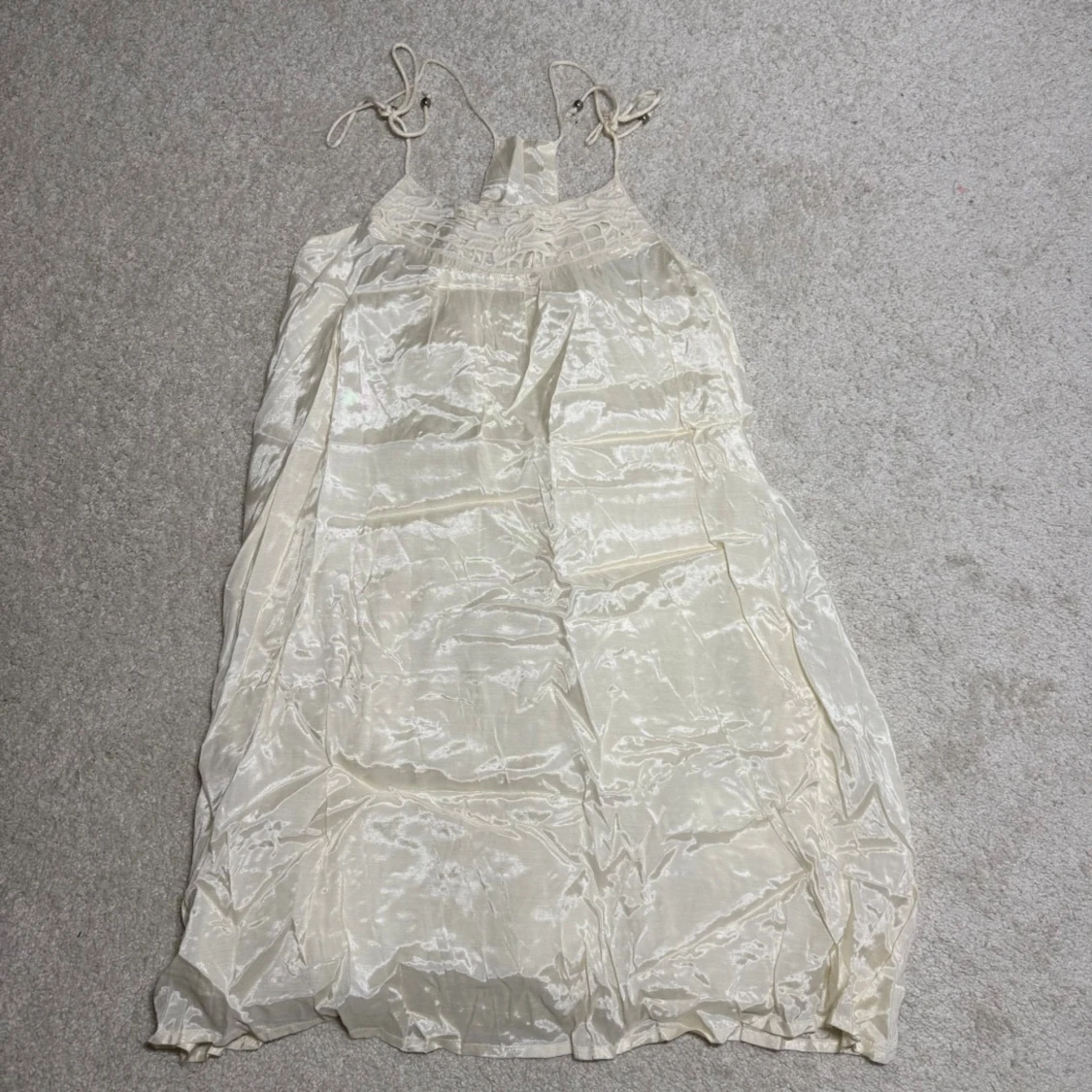 Vit somrig klänning från ONLY