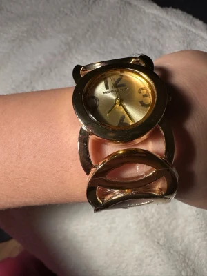 Vintage style watch - Very nice never been used bought in vintage shop in korea