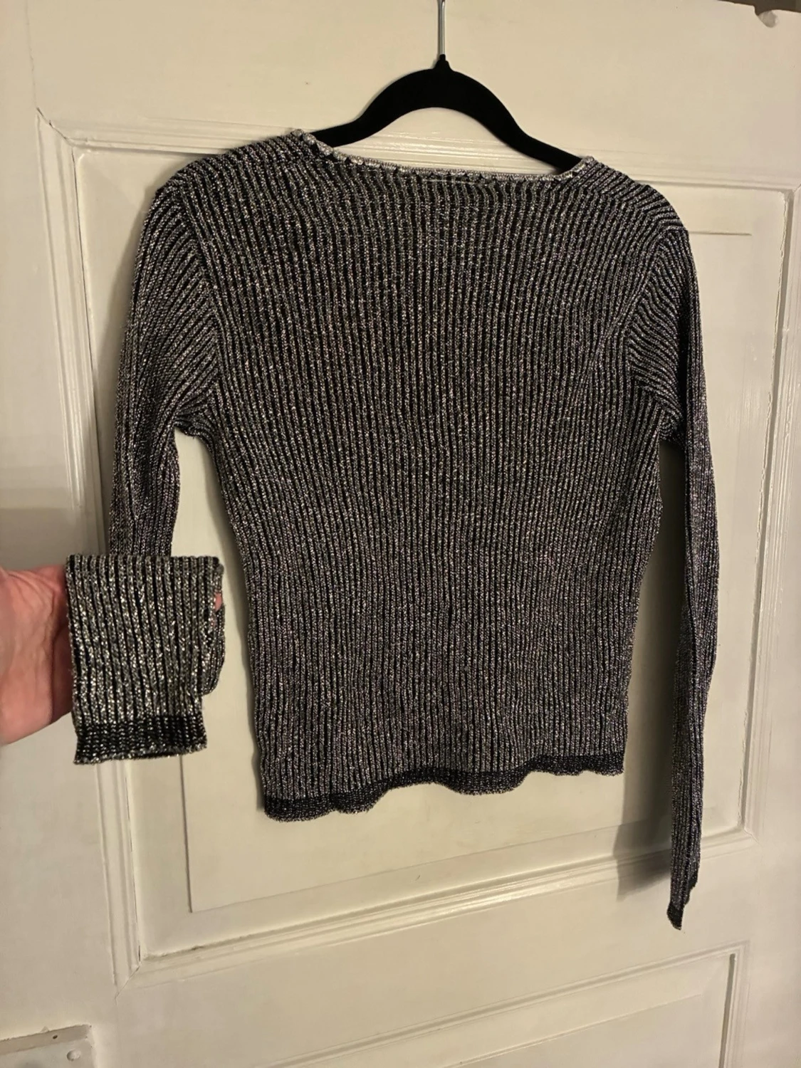 Glittrig svart-silver tröja från Duke - 3