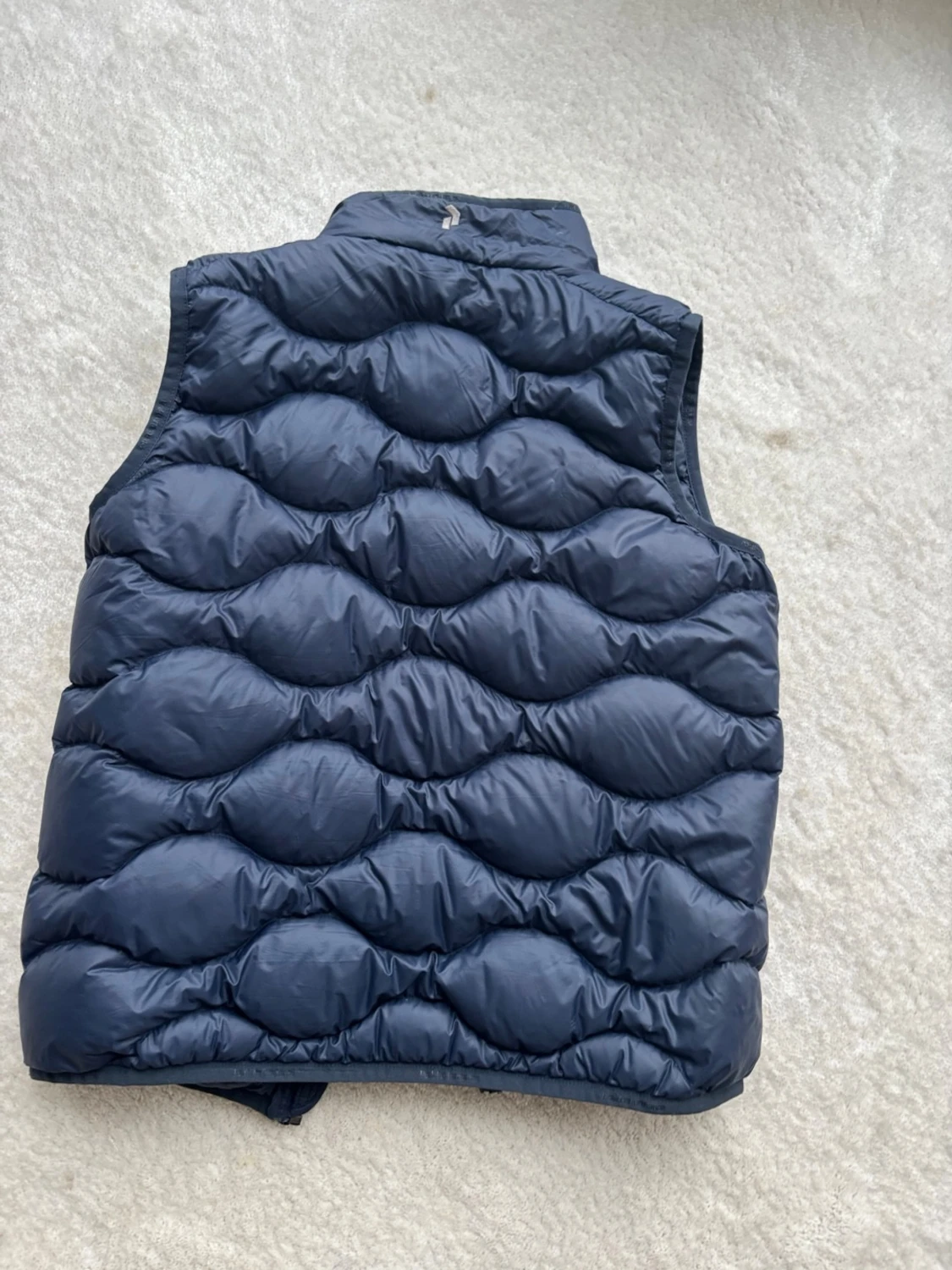 Mörkblå dunväst från Peak Performance - 1