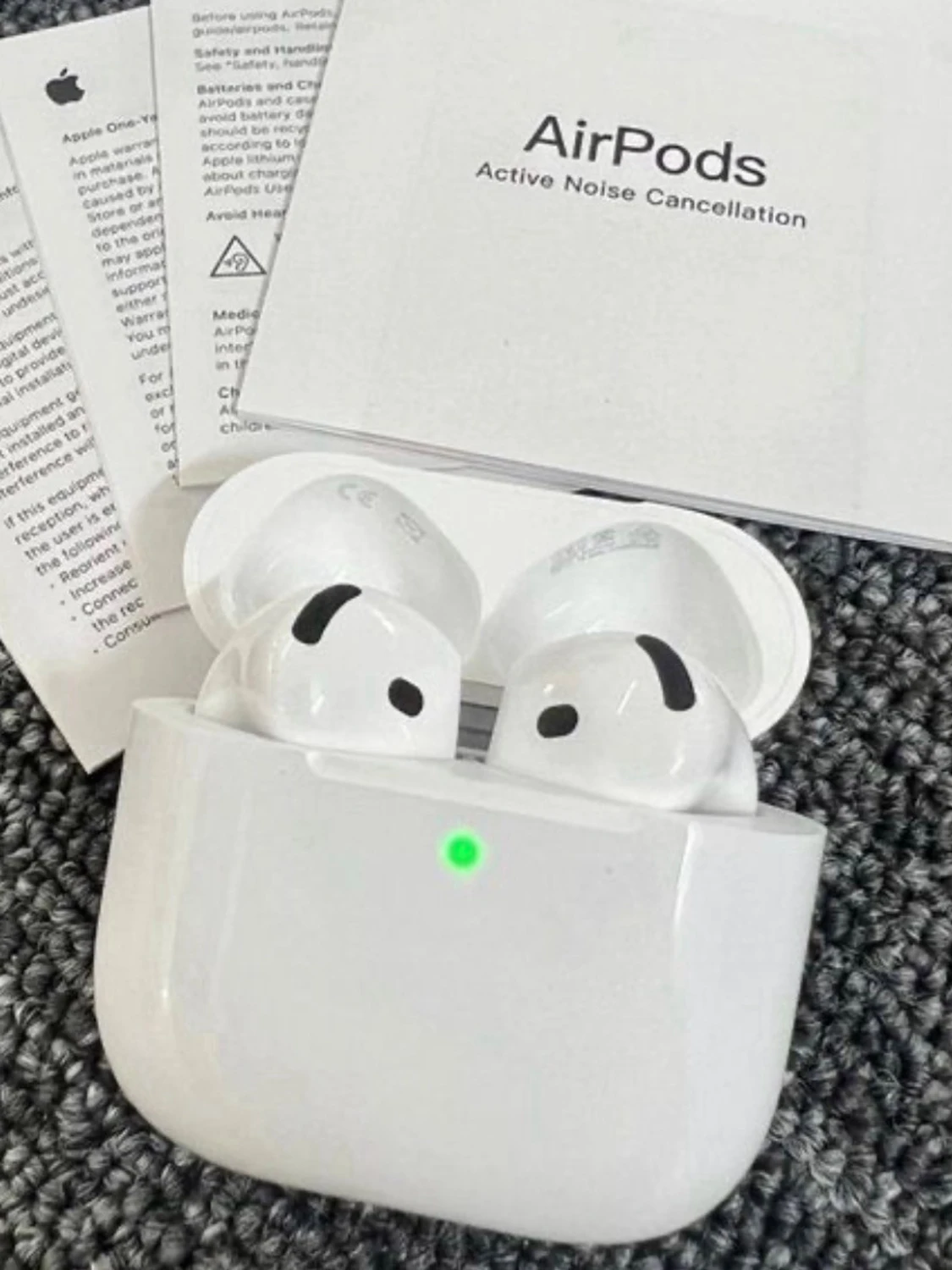 AirPods 4 (ANC) - 1