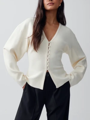 Tröja gina & intimissimi - Supersnygg populär tröja ifrån Gina i storlek S. Fin créme vit färg! Slutsåld på hemsidan:)) superfin intimissimi top! 