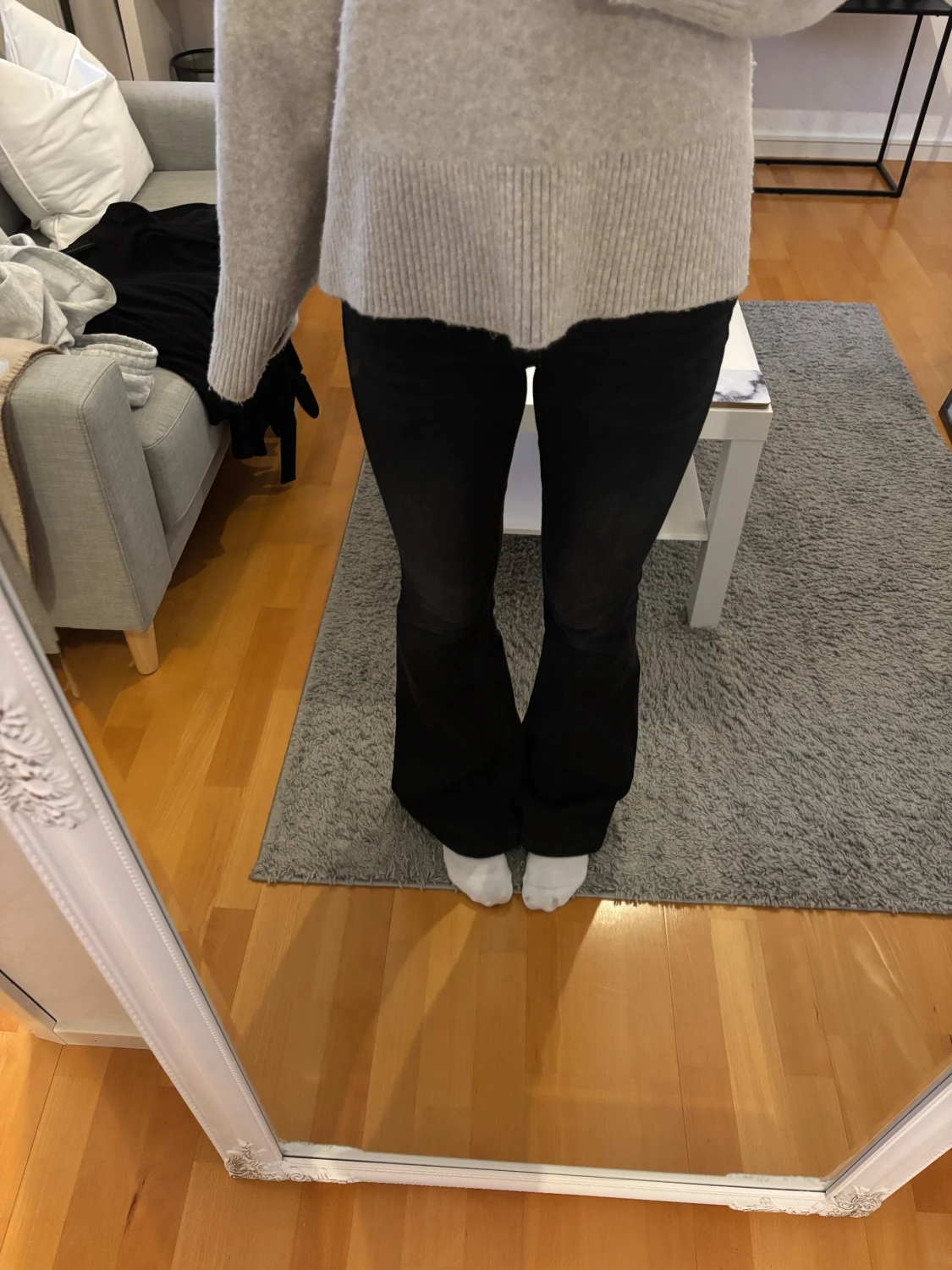 Svarta bootcut jeans från Gina Tricot