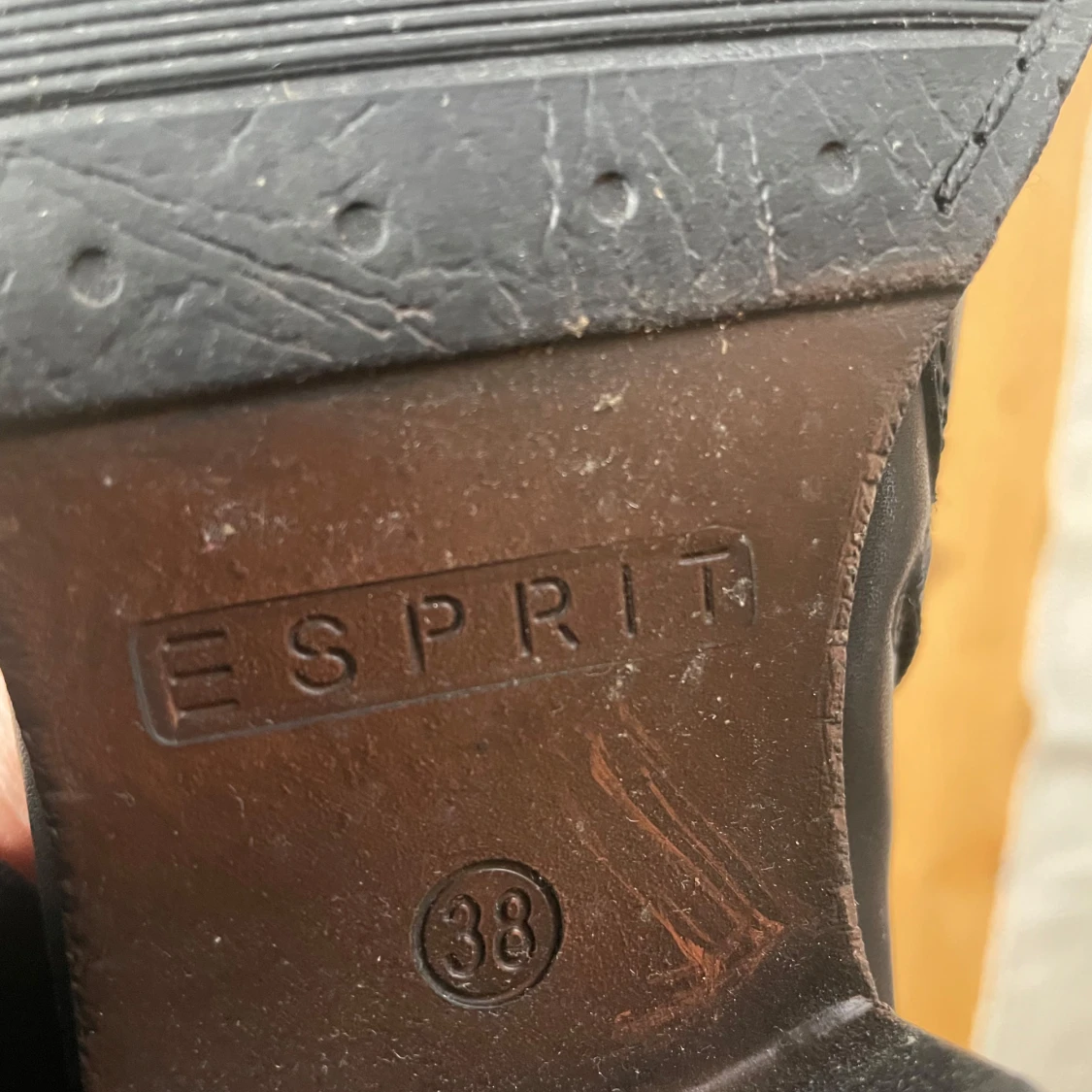 Svarta stövlar i skinn från Esprit - 2