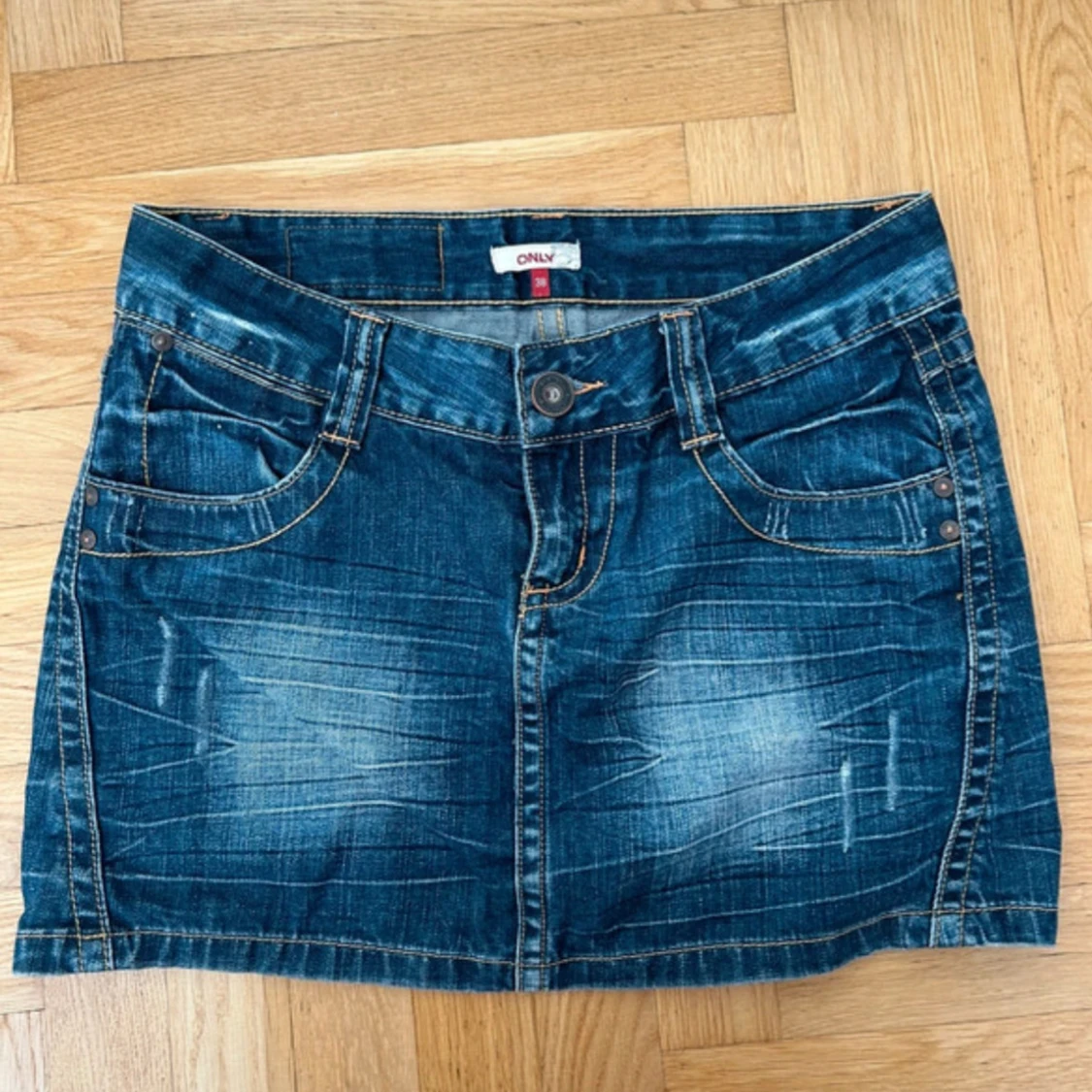 Blå jeanskjol från Only