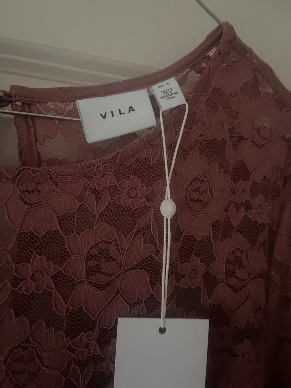 Rosa spetsklänning från Vila - 1