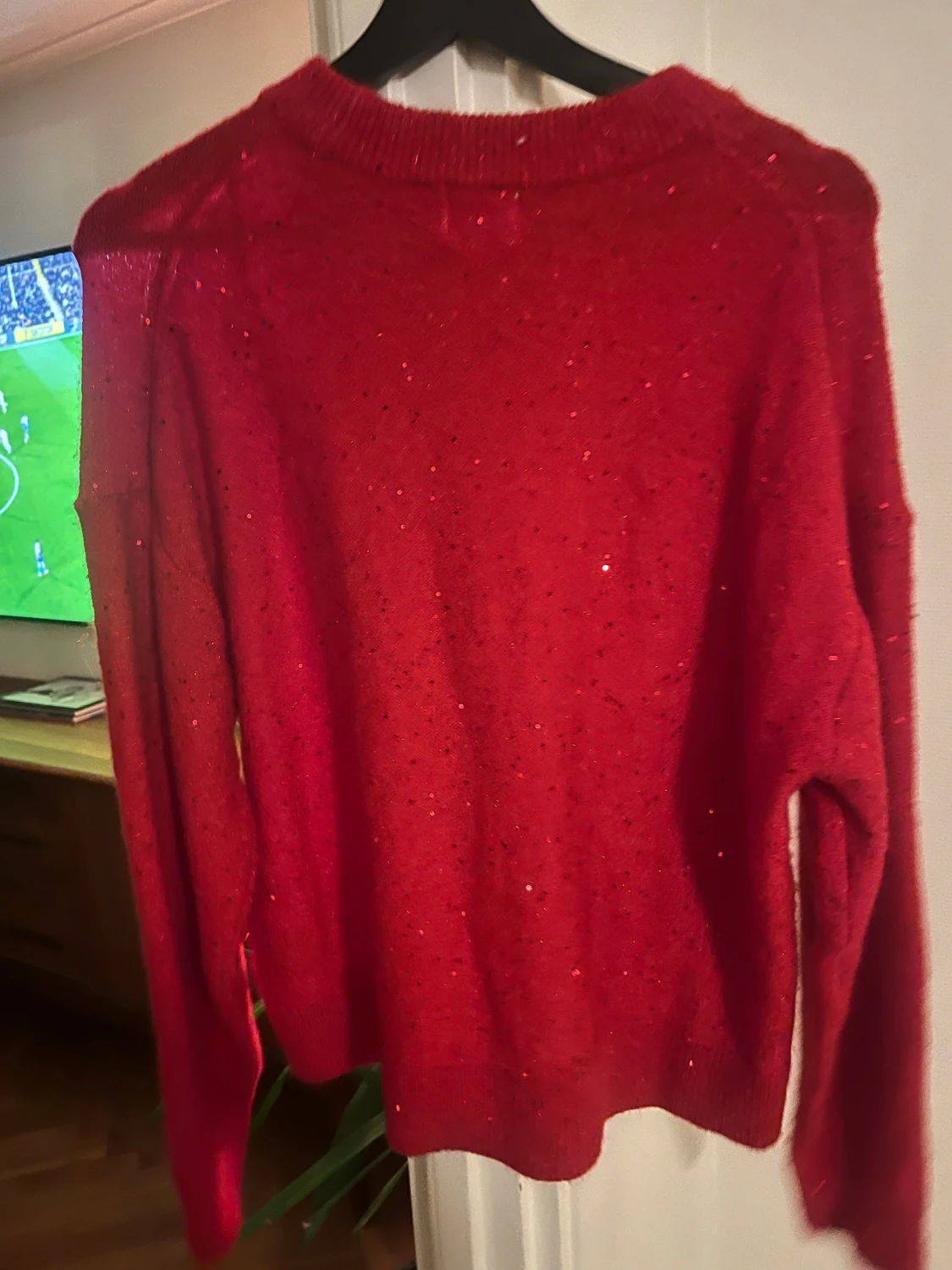 Röd glittrig stickad tröja   - 2