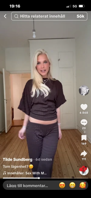 Sett - Säljer detta sett från Nelly fast i svart!! Enbart använd en gång🥰