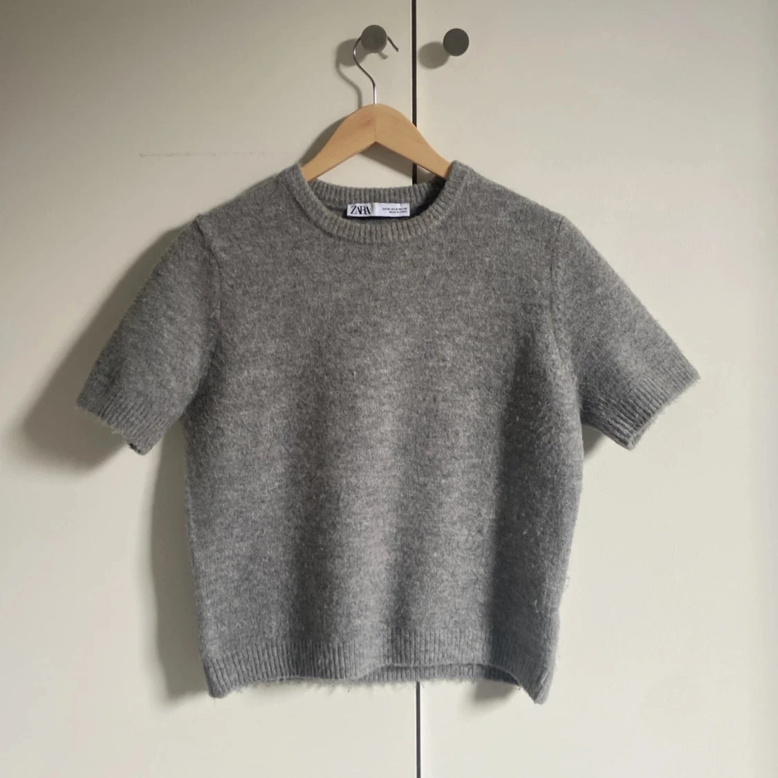 Grå stickad tröja från Zara