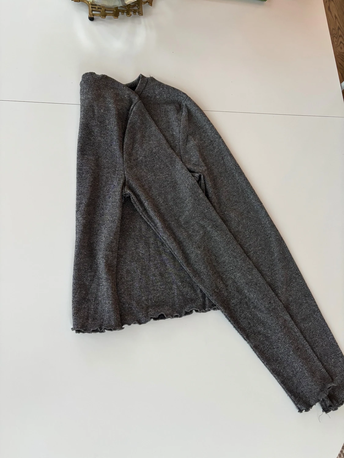 Grå glittrig tröja - 1