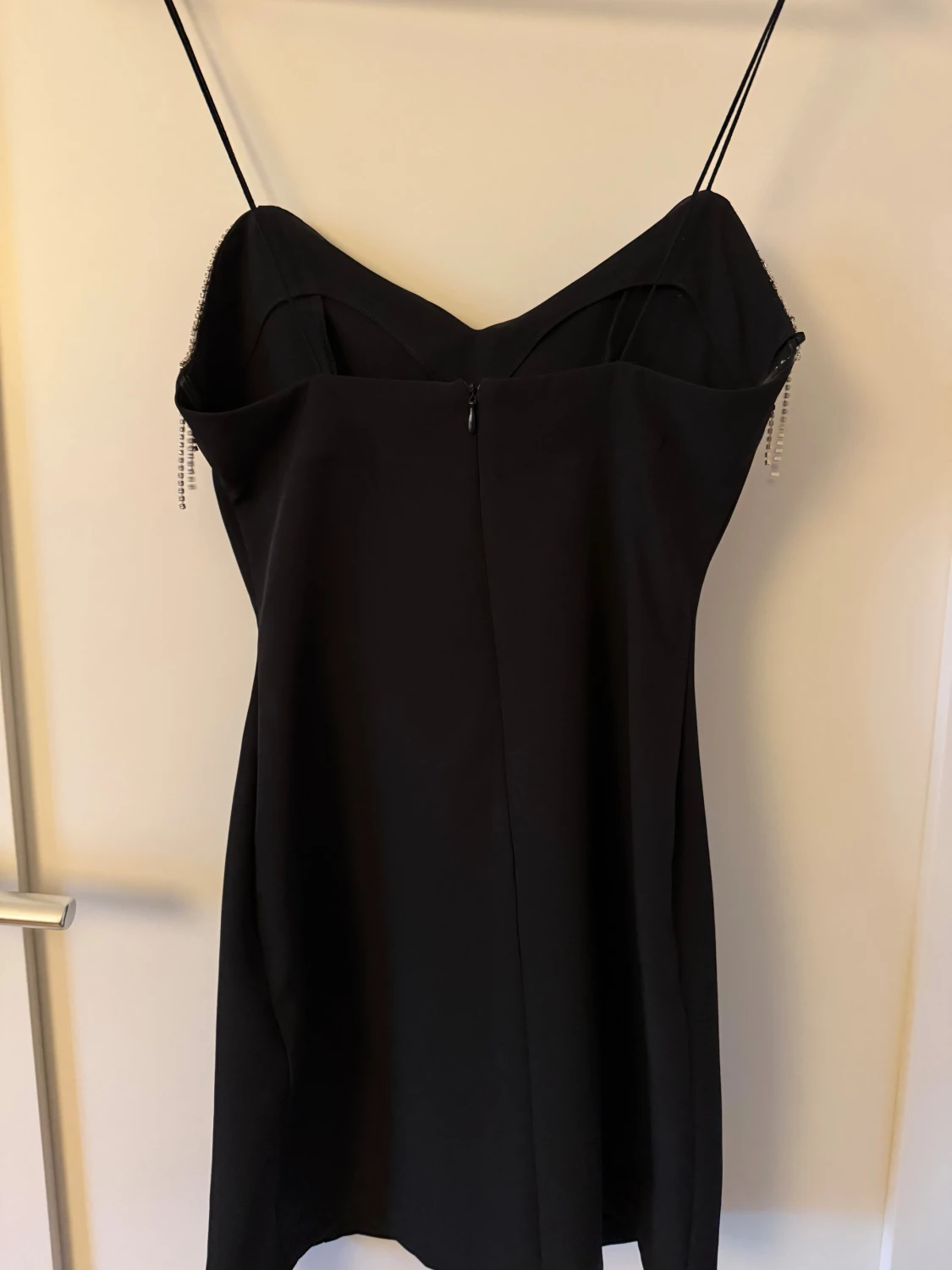 Svart klänning från Zara med strass  - 2