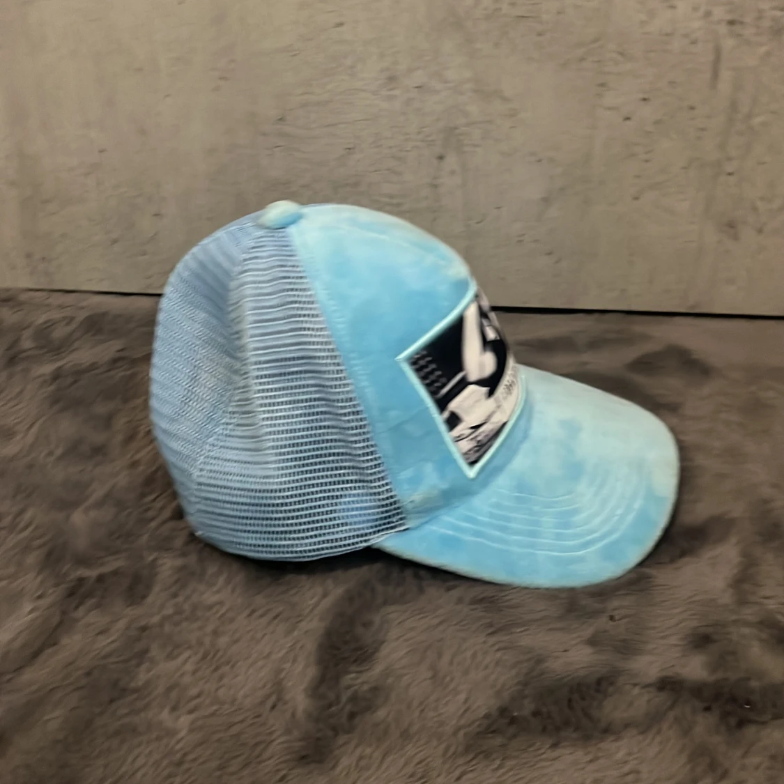  Jag säljer en blå skön keps  - 1