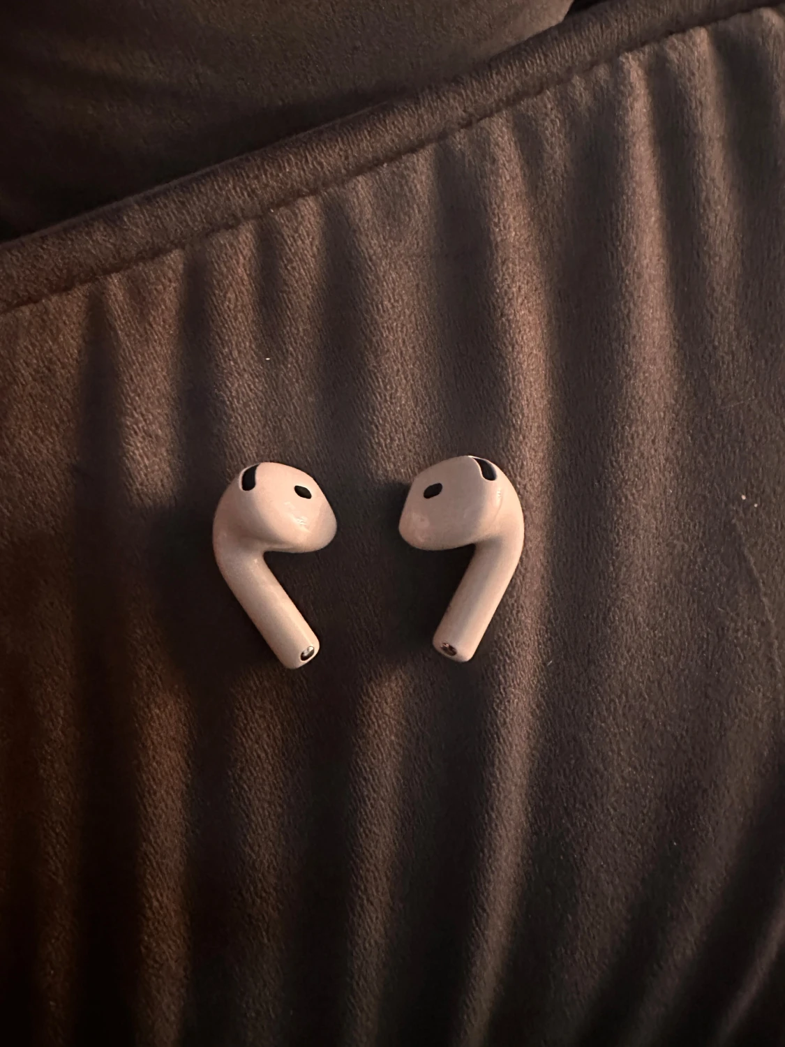 Apple AirPods 4 - 1