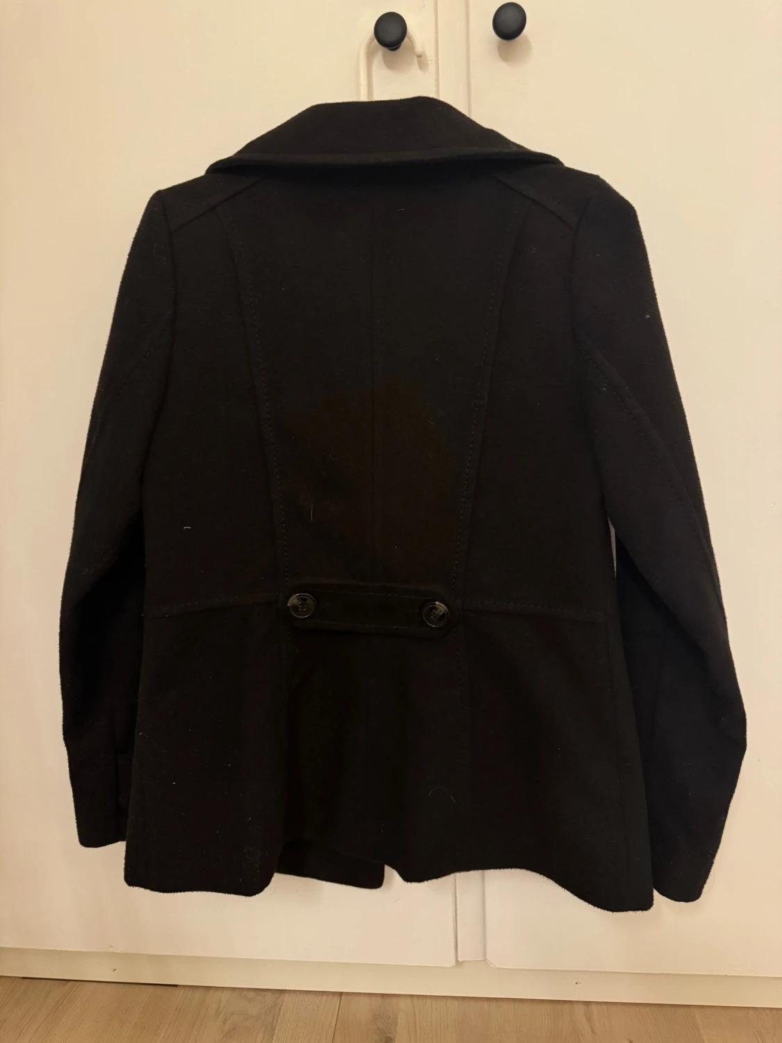 Svart skepparkavaj från H&M, strl 34 - 1