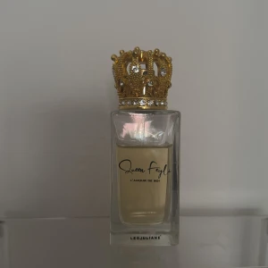 Queenfeyli  parfym  - Limited edition doft av Queen feyli, 50ml i början Perfekt för dig som vill sticka ut och visa din personliga stil. 