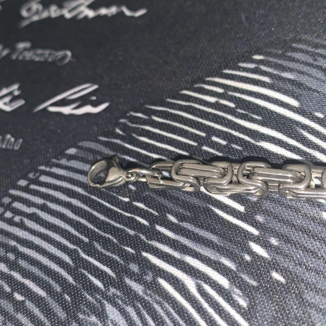 Kedjearmband i silverfärg - 1