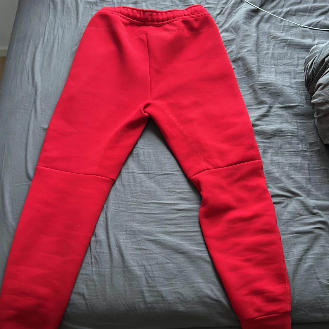 Röd Nike tech fleece byxor - 1