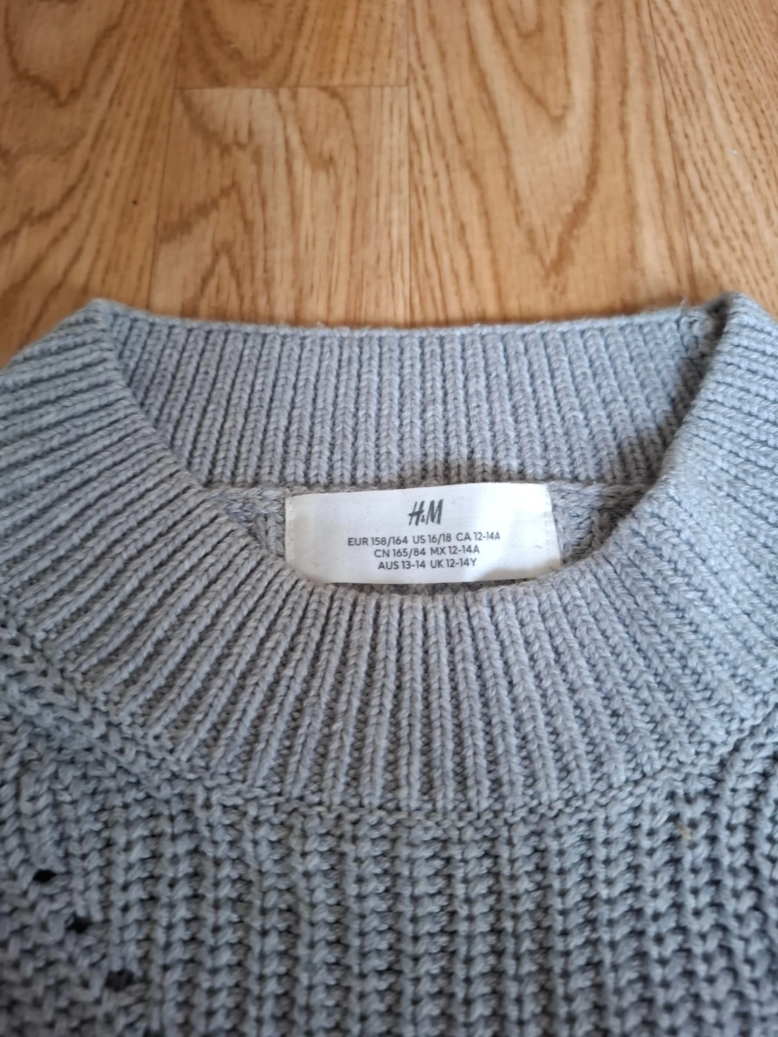 Grå stickad tröja från H&M