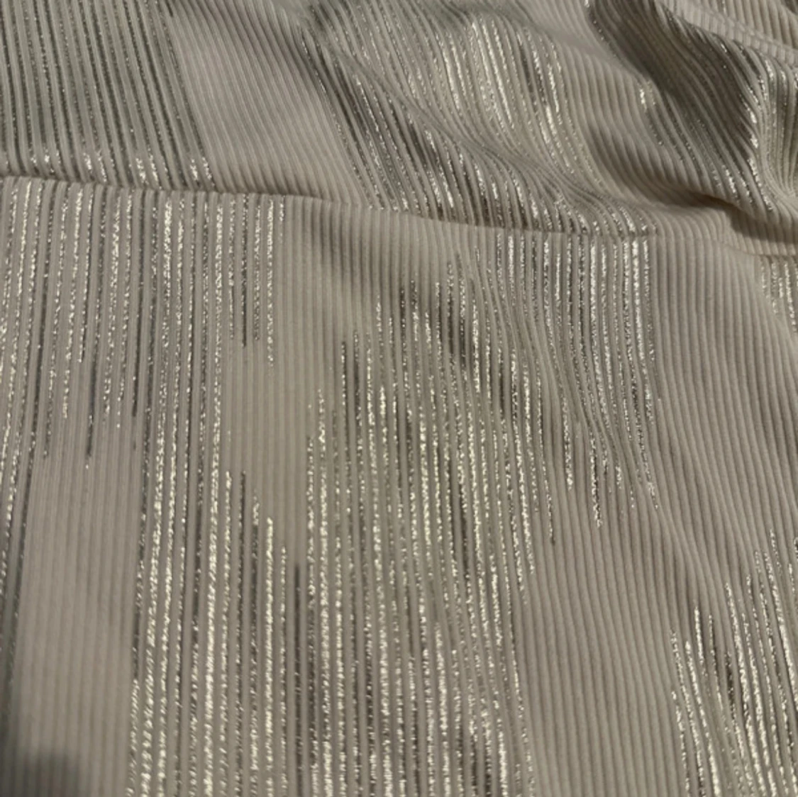 Glittrig omlottopp från Morgan - 1