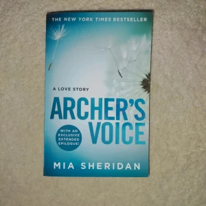 Archer's Voice - En av de mest populära kärleksromanerna på Goodreads! Archer's Voice är en gripande berättelse om överlevnad, passion och den läkande kraften i kärlek. Perfekt för dig som vill ha en romantisk och känslosam läsupplevelse med exklusivt utökat epilog.