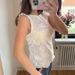 Jättefin topp med detaljer  - Kommer inte längre till användning, fint skick!💕