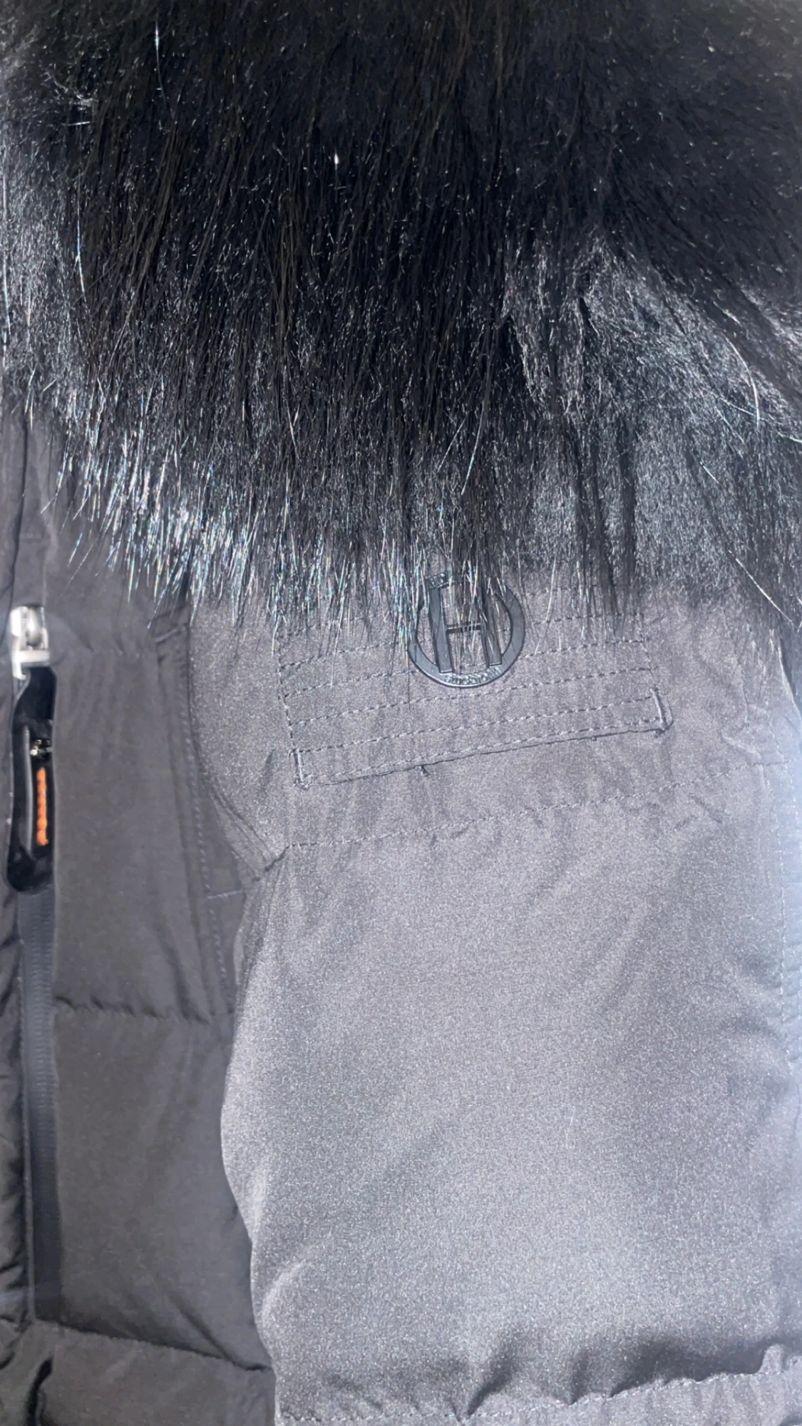 Svart vinterjacka med äkta päls från Hollies - 1