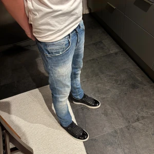 Dondup George  - Säljer dessa tvär feta dondup george i storlek 30 bara att höra av sig vid minsta lilla fundering!